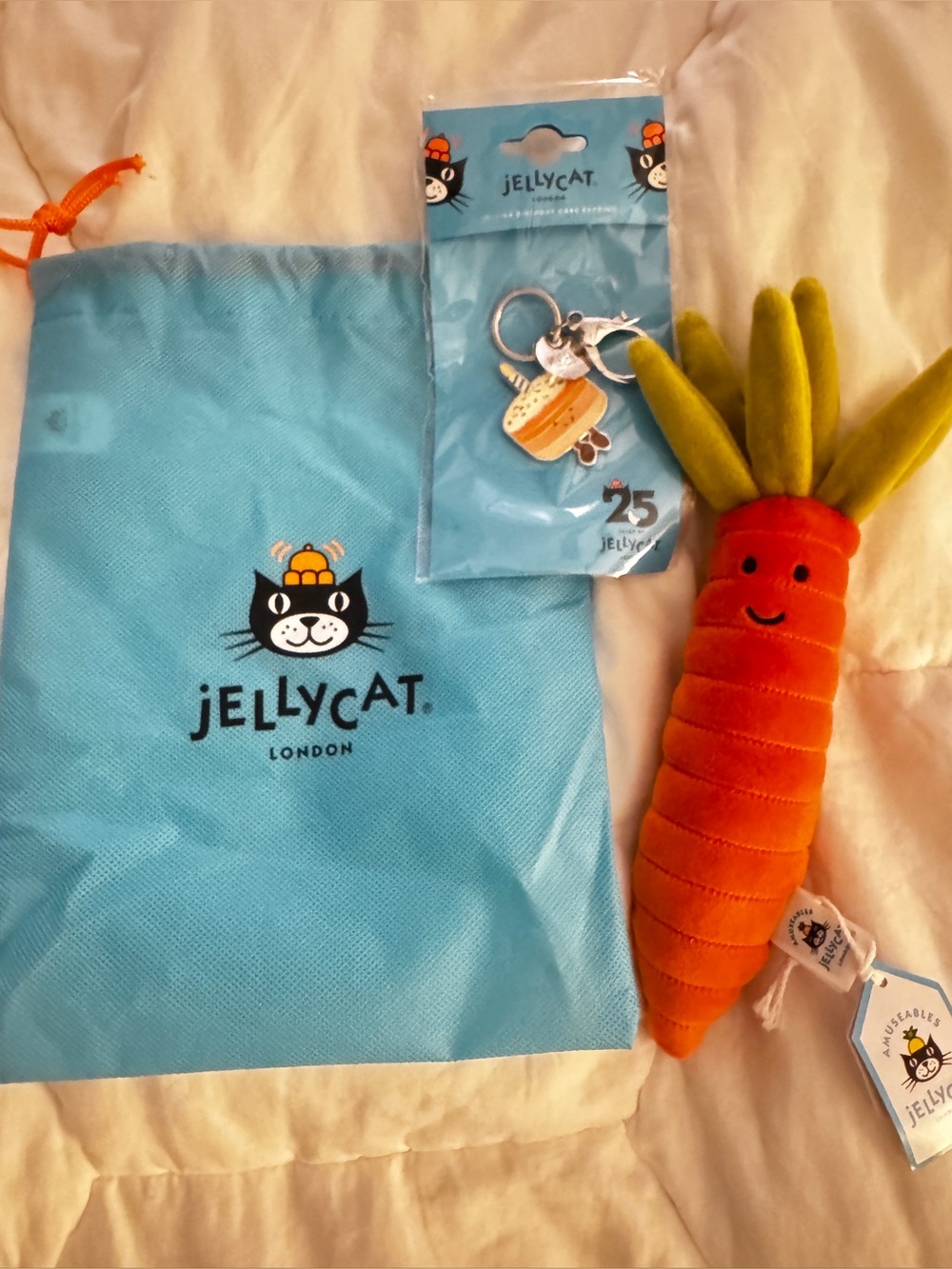 Jellycat Vivacious Vegetable Carrot + Jellina Birthday Cake Keyring + bag